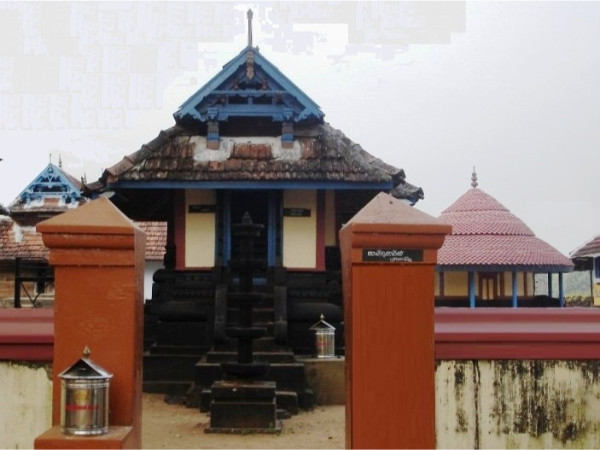 പ‌ണ്ഡവരും പരശുരാമനും ‌പ്രതിഷ്ഠ നടത്തിയ തിരുമിറ്റക്കോട് അഞ്ചുമൂർത്തി ക്ഷേത്രം