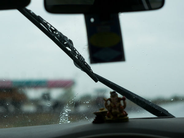  വാഹനം ‌പാ‌ര്‍‌ക്ക് ചെയ്യാന്‍