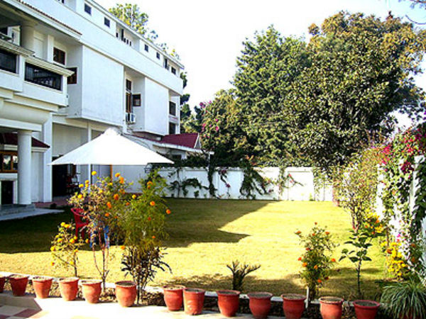 താമസിക്കാന്‍