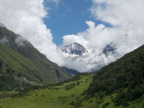 മായിക ലോകം