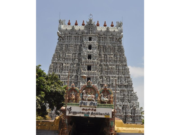 ക്ഷേത്ര ഗോപുരം