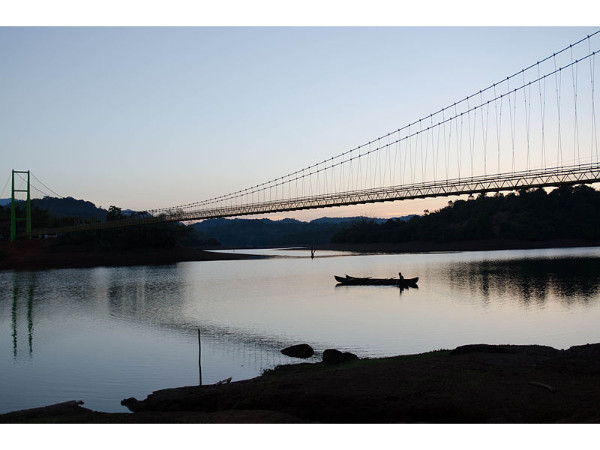 ഒഴുകി ഒഴുകി