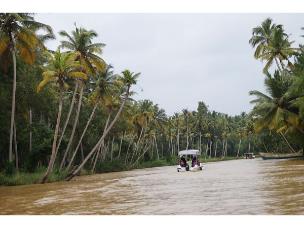 ബോട്ട് യാ‌ത്ര