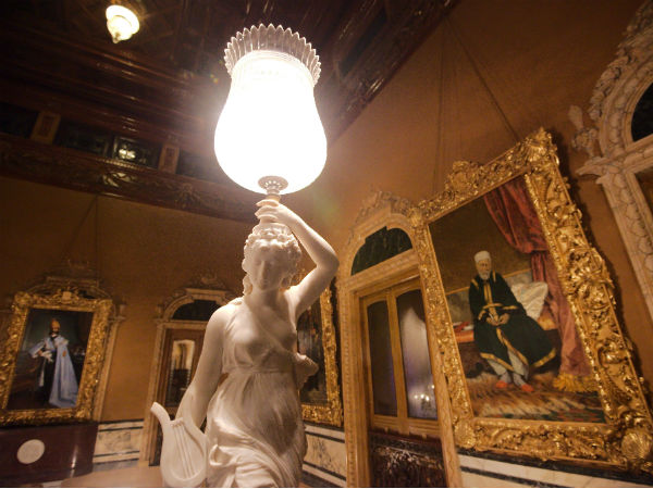 9. ശില്പങ്ങള്‍, ചിത്രങ്ങള്‍