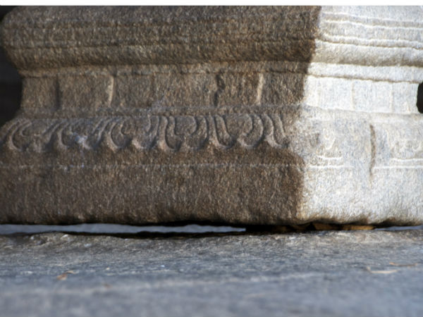 1. നിലംതൊടാ തൂണുകള്‍ 