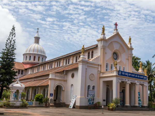 വ്യത്യസ്തമായ നിര്‍മ്മാണം