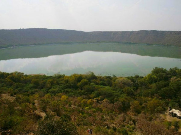 ലോനാര്‍ ഗര്‍ത്തം