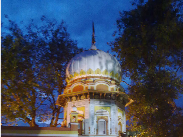 ത്രിലോക്പൂര്‍