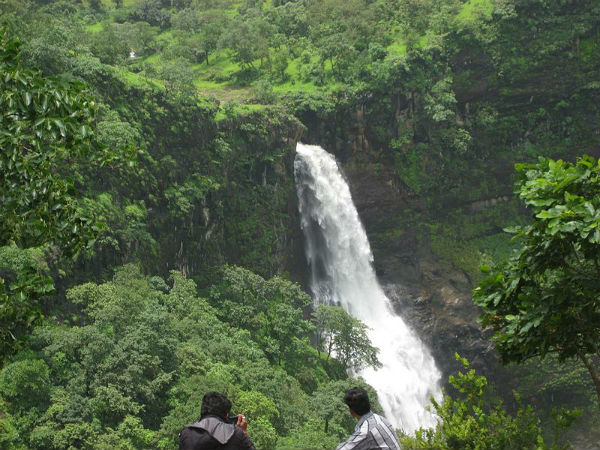  ദുഗര്‍വാഡി വെള്ളച്ചാട്ടം