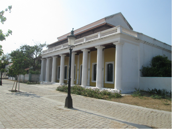  കൊളോണിയല്‍ സൗധങ്ങള്‍