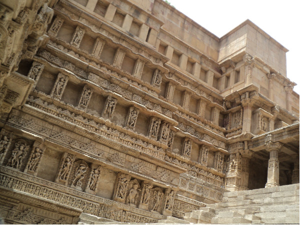 പടവു കിണറുകളില്‍ ഒന്നാമത്