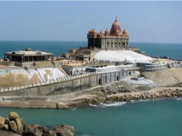 അരിയുടെ രൂപത്തിലുള്ള കല്ലുമണികള്‍