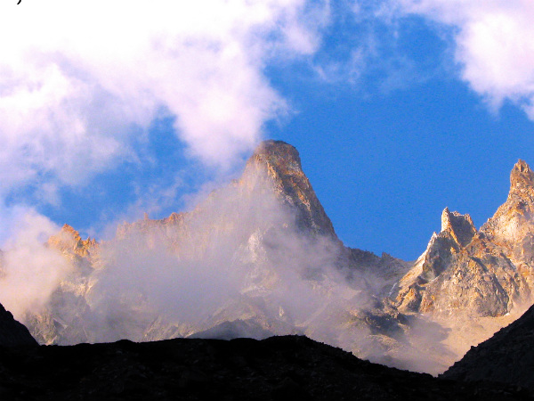 കാസര്‍ ദേവി.