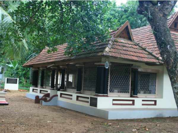  മൂലൂര്‍ സ്മാരകം