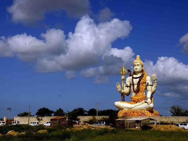 നാഗേശ്വര്‍ ജ്യോതിര്‍ലിംഗ് ശിവക്ഷേത്രം