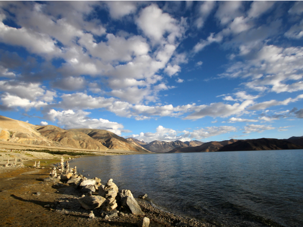 പാന്‍ഗോങ് തടാകം