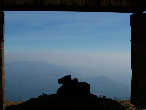 മലമുകളിലെ ക്ഷേത്രം