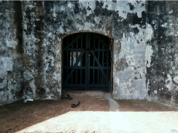 സാമ്രാജ്യത്വവും ഗ്രാമീണതയും കൂടിച്ചേരുന്ന അഞ്ച്‌തെങ്ങ് കോട്ട 