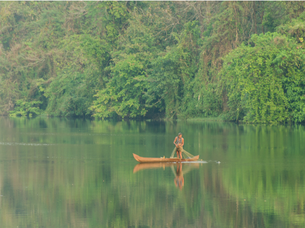 പുഴമീന്‍ തേടി പുഞ്ചകള്‍ കടക്കാം... 