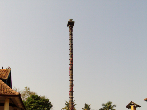 ശിവനോടൊപ്പം ഗണപതിക്കും കൊടിമരം