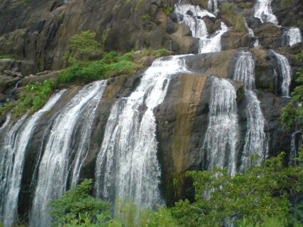 മരോട്ടിച്ചാല്‍ വെള്ളച്ചാട്ടം