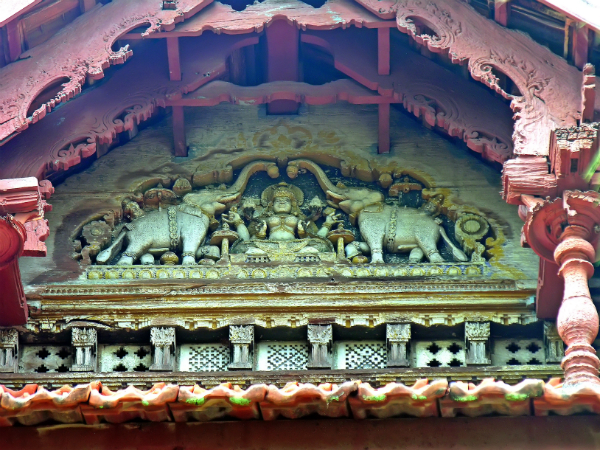 ക്ഷേത്രത്തോട് സാമ്യമുള്ള കൊട്ടാരം!!