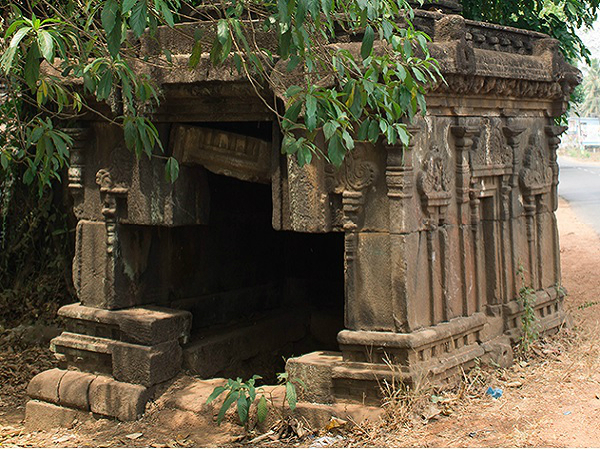 കട്ടില്‍മാടം ക്ഷേത്രം