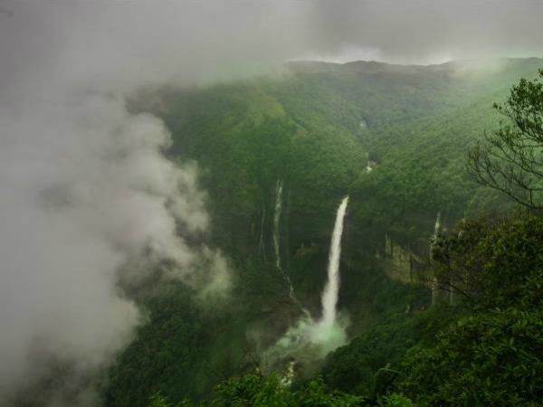 നോഹ്കലികൈ വെള്ളച്ചാട്ടം
