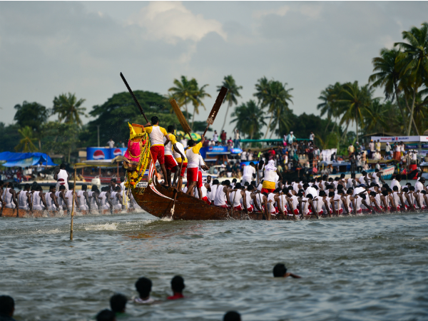  നെഹ്‌റുട്രോഫി വള്ളംകളി