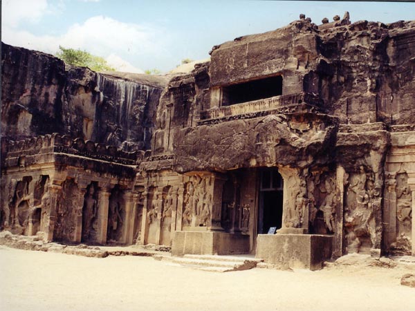 എല്ലോറ ഗുഹകള്‍