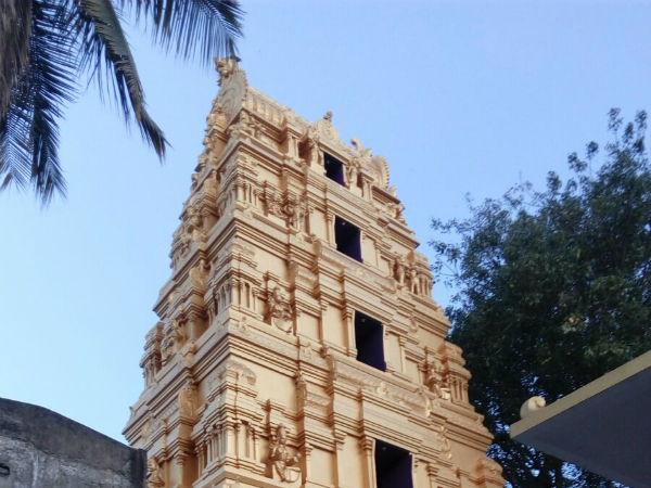 പ്രവേശനം വര്‍ഷത്തിലൊരിക്കല്‍ 