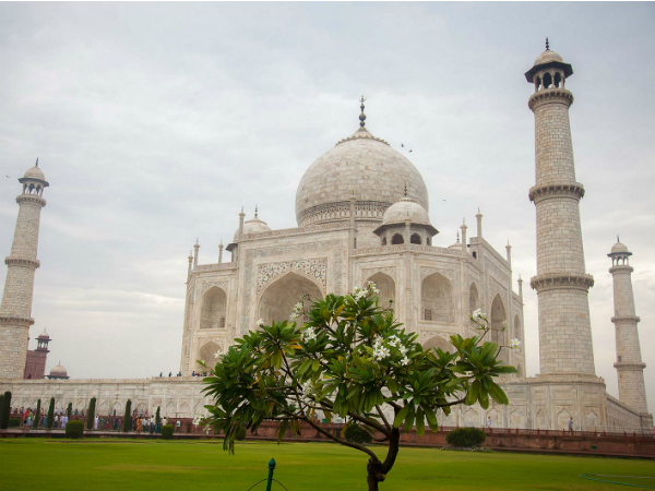 ആരാധനാലയം ശവകുടീരമായ കഥ