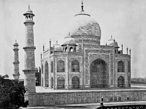 വെണ്ണക്കല്ലില്‍ പണിത സൗധം