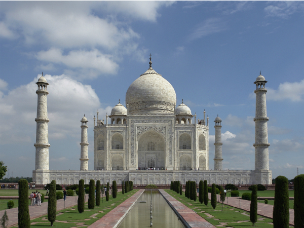 വെണ്ണക്കല്‍ സൗധം