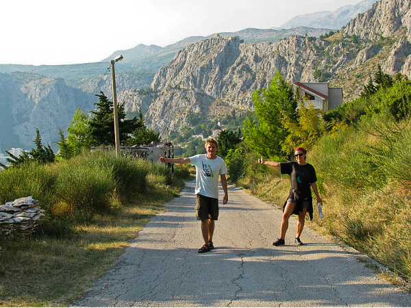 വഴി ചോയ്ച്ച് ചോയ്ച്ച് പോകാം