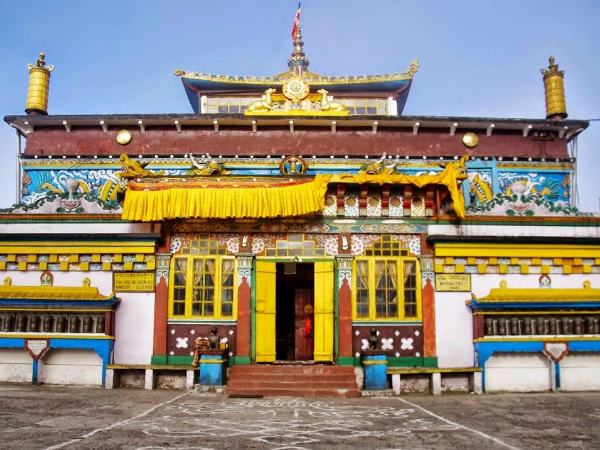 ഡര്‍പിന്‍ ഗോംപ ബുദ്ധാശ്രമം