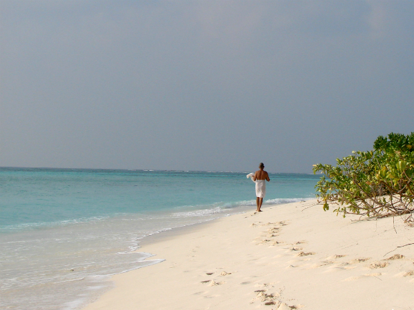 ദ്വീപിലെത്താന്‍ പെര്‍മിഷന്‍