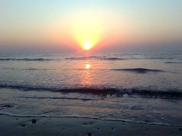 അലസമായിരിക്കാന്‍ ടിതാല്‍ ബീച്ച്