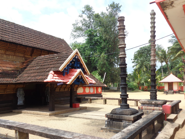 മൂന്നു ക്ഷേത്രങ്ങളിലൊന്ന്