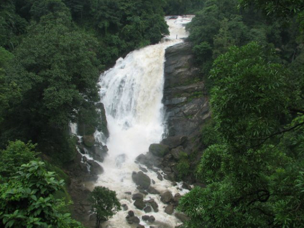  ചീയപ്പാറ വെള്ളച്ചാട്ടം