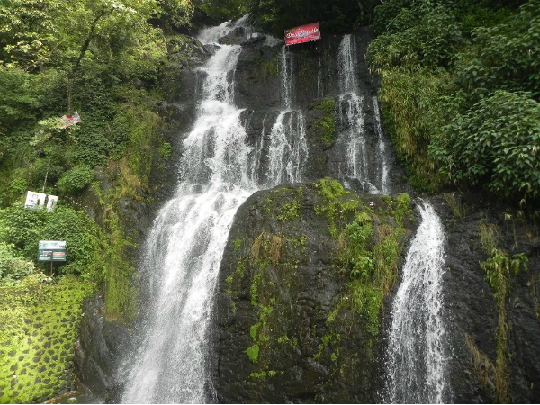 വളഞ്ഞങ്ങാനം വെള്ളച്ചാട്ടം