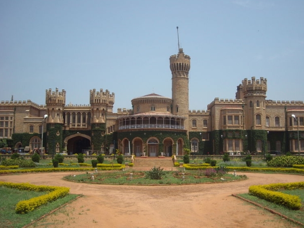 454 ഏക്കറിലെ കൊട്ടാരം