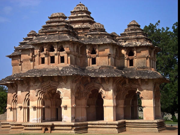 ലോട്ടസ് മഹല്‍