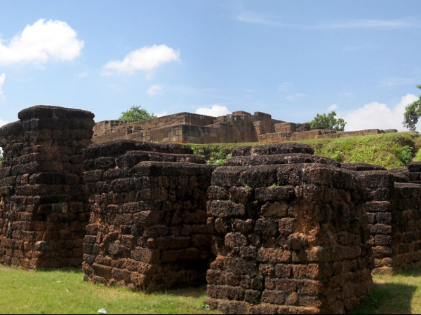 ഒന്‍പത് നിലയുള്ള അത്ഭുതം