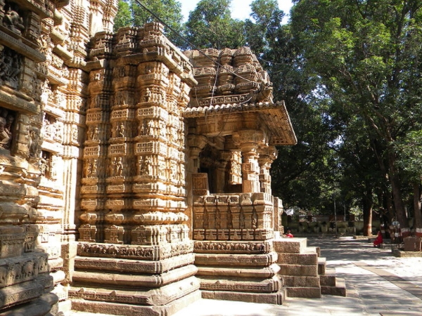 ഖജുരാവോയിലും പഴക്കമുള്ള ക്ഷേത്രങ്ങള്‍