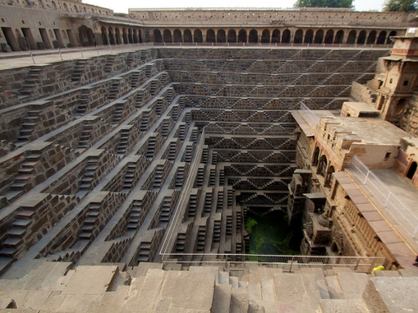 ലോകത്തിലെ ഏറ്റവും വലിയ പടവ് കിണര്‍