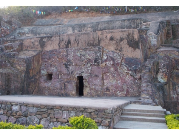  സോന്‍ബന്ദര്‍ ഗുഹകള്‍, ബീഹാര്‍