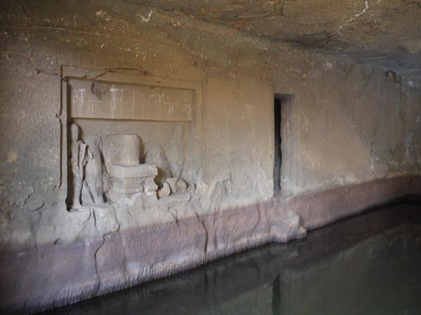 നാലു യുഗങ്ങള്‍ക്ക് നാലു തൂണുകള്‍