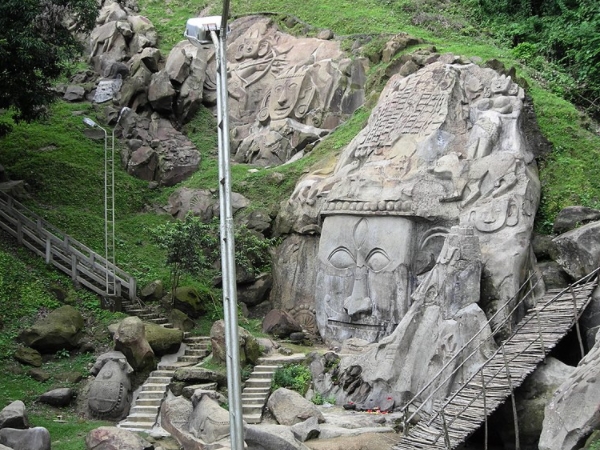 രണ്ടു തരത്തിലുള്ള രൂപങ്ങള്‍ 