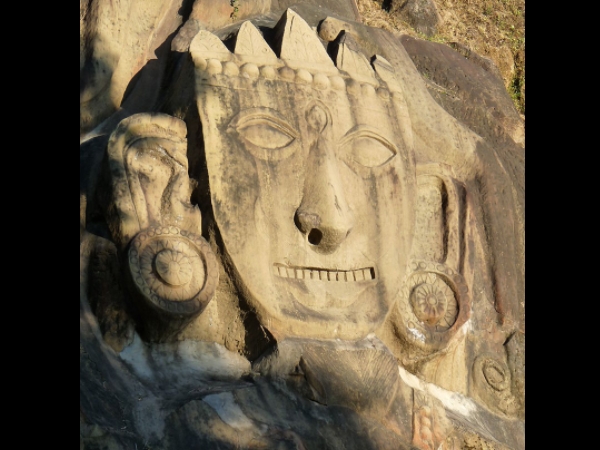 ആസ്‌ടെക് സംസ്‌കാരവുമായുള്ള സാമ്യം